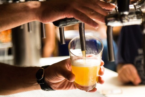 "Una +" el nuevo festival posadeño de cerveza artesanal